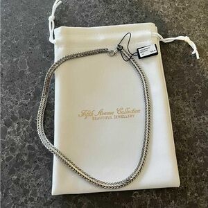 Fifth Avenue necklace brand new